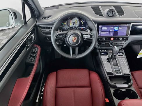 Certified 2025 Porsche Macan S AWD/4WD image 24