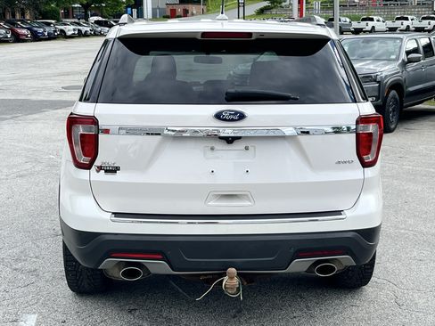 Used 2018 Ford Explorer XLT w/ Equipment Group 201A AWD/4WD image 6