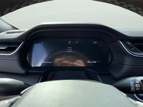 New 2025 Jeep Grand Cherokee Altitude image 33