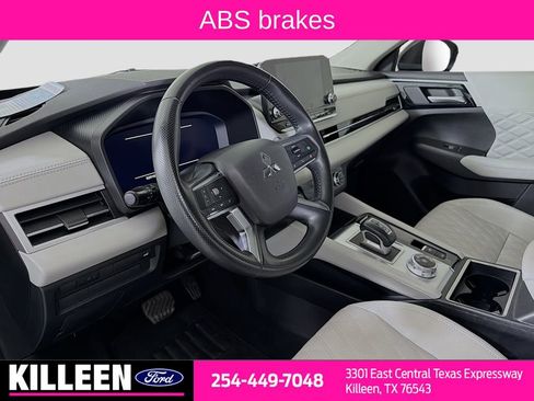 Used 2024 Mitsubishi Outlander SEL FWD image 10