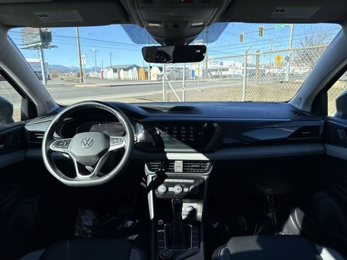 Used 2022 Volkswagen Taos SEL image 15