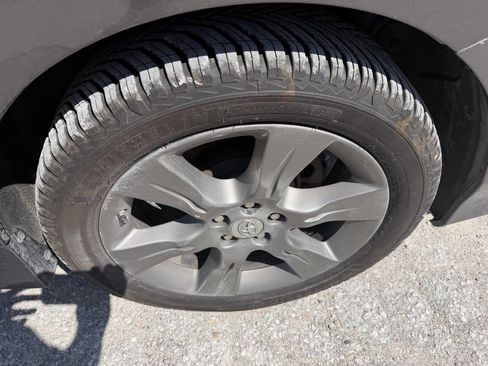 Used 2014 Toyota Sienna SE FWD image 10