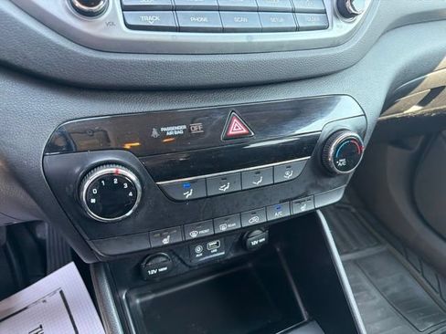 Used 2017 Hyundai Tucson Sport FWD image 31