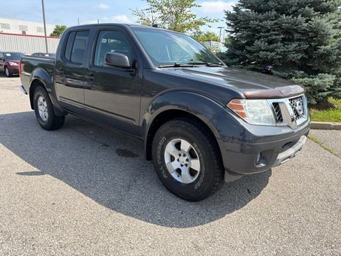 Used 2014 Nissan Frontier SV w/ SV Value Truck Package AWD/4WD image 1