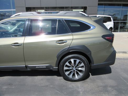 Used 2023 Subaru Outback Touring XT w/ Tech Package 2 AWD/4WD image 4