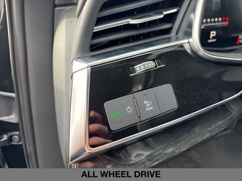 Used 2022 Audi Q7 Premium Plus w/ Premium Plus Package image 16