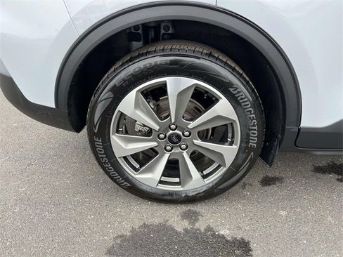 Used 2025 Ford Escape Platinum image 11