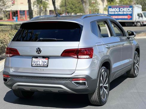 Used 2023 Volkswagen Taos SE FWD image 21