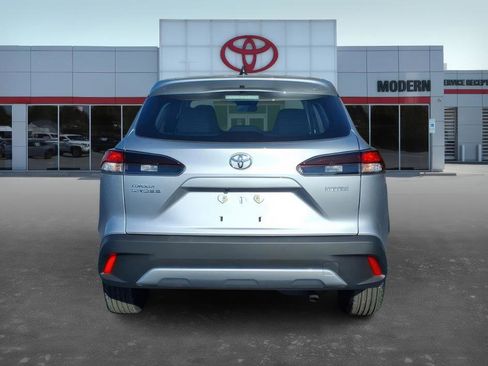 Used 2026 Toyota Corolla Cross L image 5