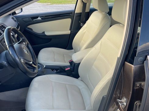 Used 2015 Volkswagen Jetta TDI SEL FWD image 3