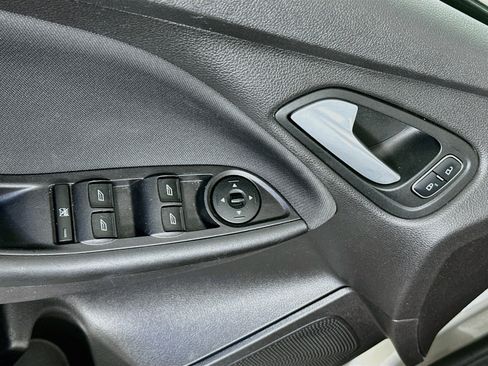 Used 2015 Ford Focus SE FWD image 15