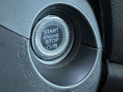Certified 2023 Jeep Renegade Latitude AWD/4WD image 32