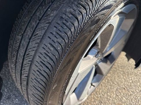 Used 2019 Honda Accord Touring image 8