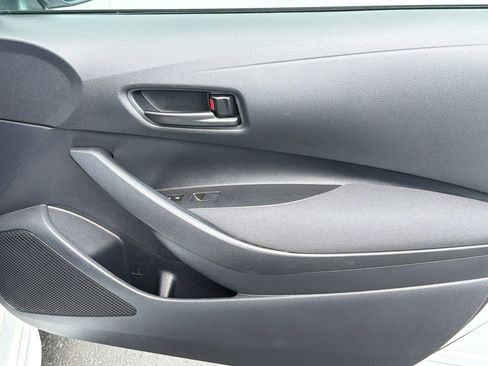 Used 2025 Toyota Corolla LE image 30