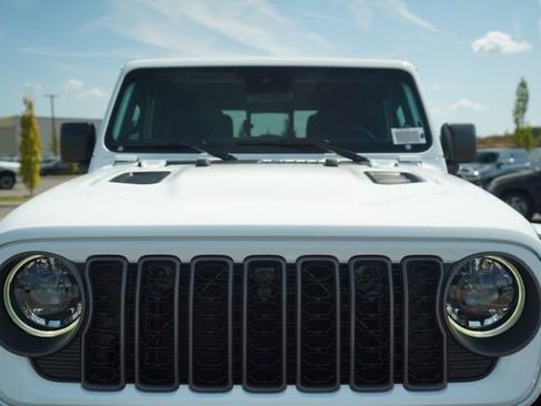 New 2025 Jeep Gladiator Rubicon image 38