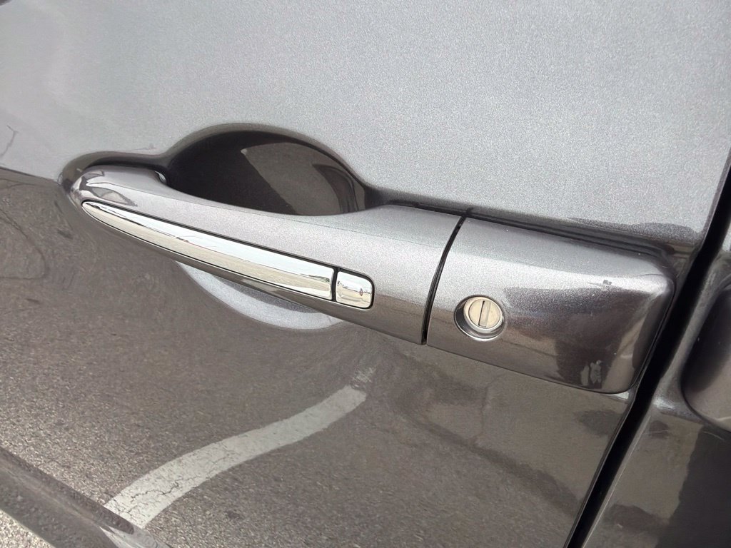 Used 2021 Chrysler Pacifica Touring-L FWD image 12