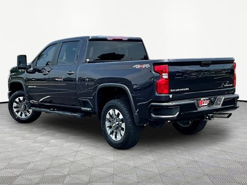 Used 2024 Chevrolet Silverado 2500 Custom AWD/4WD image 4