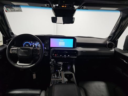 Used 2024 Toyota Land Cruiser image 12