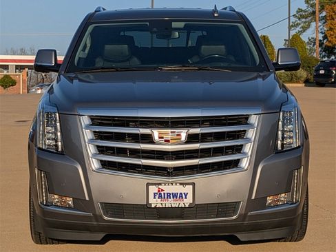 Used 2020 Cadillac Escalade Premium Luxury image 2