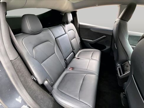 Used 2026 Tesla Model Y 2WD image 16