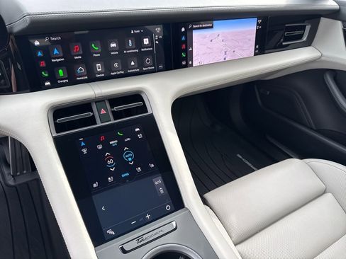 Used 2020 Porsche Taycan Turbo image 29