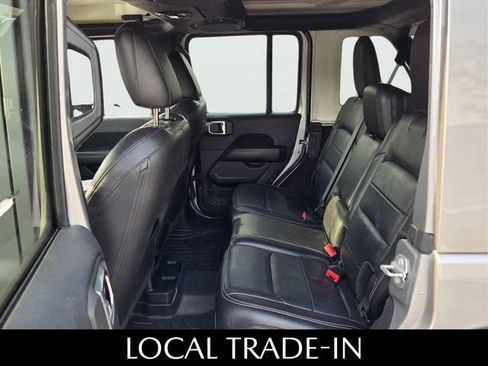 Used 2018 Jeep Wrangler Unlimited Sahara AWD/4WD image 6
