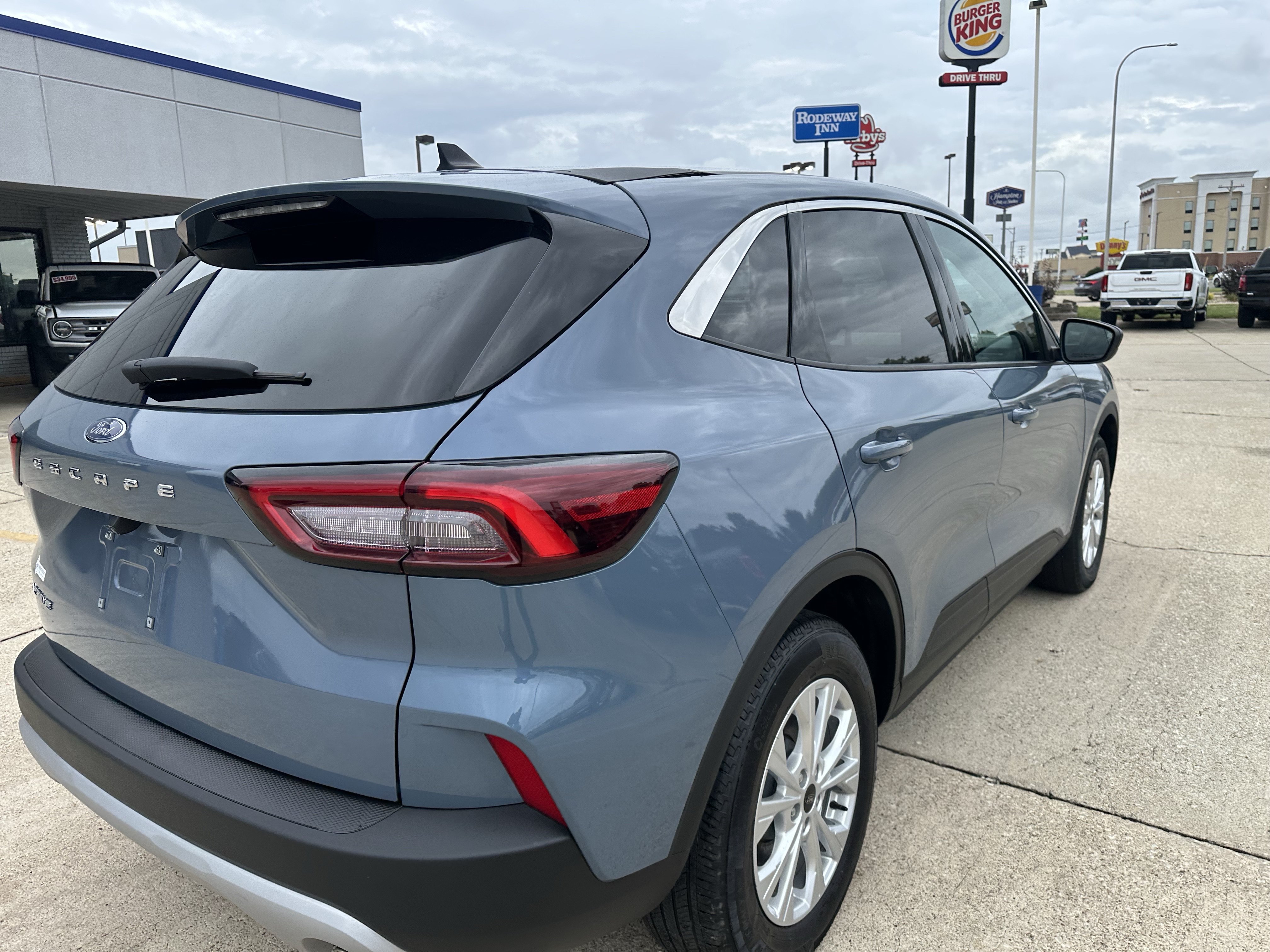 Used 2024 Ford Escape Active FWD image 3