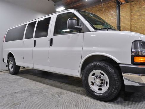Used 2018 Chevrolet Express 3500 LT w/ LT Preferred Equipment Group image 7