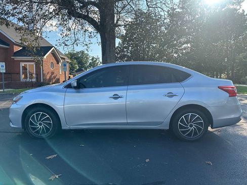 Used 2016 Nissan Sentra SV FWD image 9