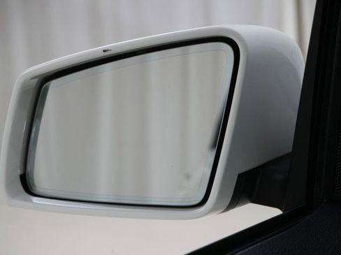 Used 2011 Mercedes-Benz GLK 350 4MATIC image 28