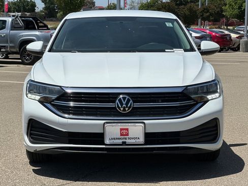 Used 2022 Volkswagen Jetta S FWD image 9