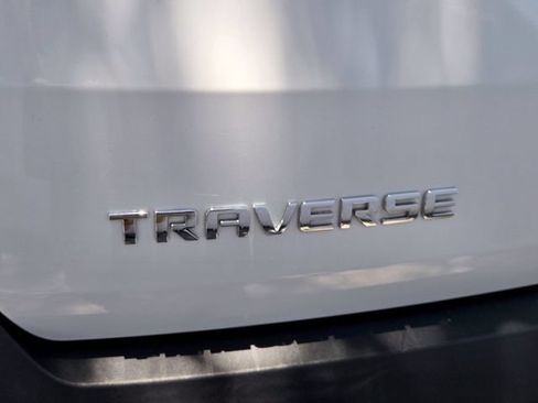 Used 2018 Chevrolet Traverse LT FWD image 4