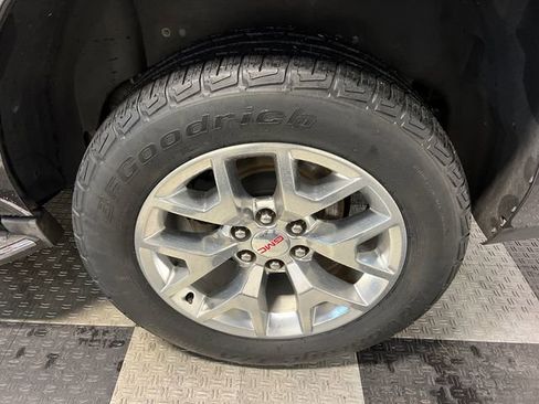 Used 2017 GMC Yukon SLT w/ Open Road Package RWD image 16