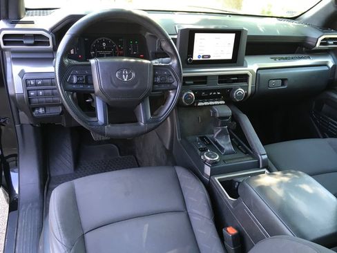 Used 2024 Toyota Tacoma SR5 AWD/4WD image 22
