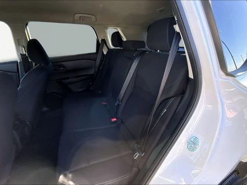 Used 2024 Nissan Rogue S image 16