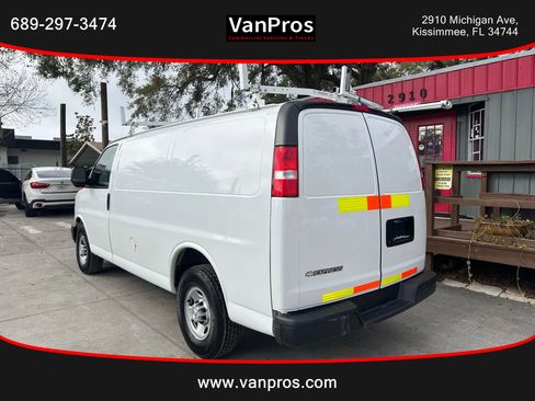 Used 2017 Chevrolet Express 2500 image 3