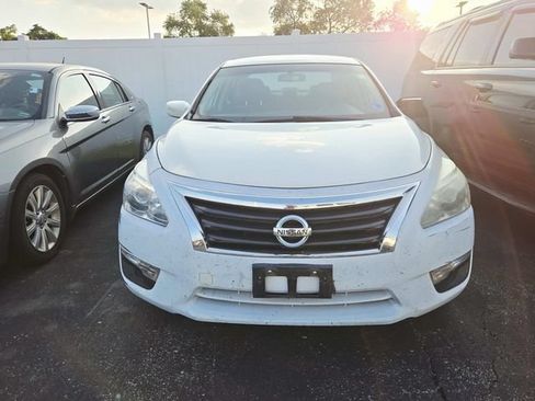 Used 2015 Nissan Altima 2.5 S w/ Power Driver Seat Package FWD image 4