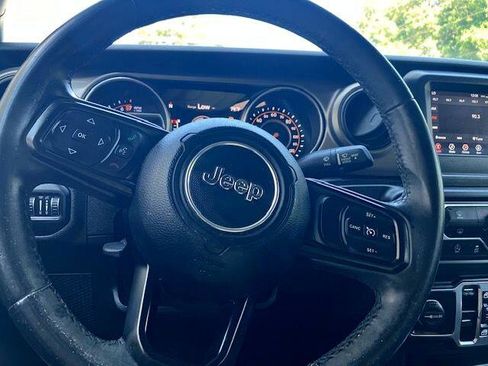 Used 2018 Jeep Wrangler Unlimited Sport S image 19