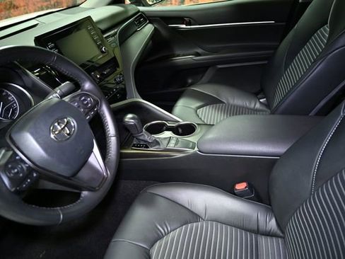 Used 2024 Toyota Camry SE image 21