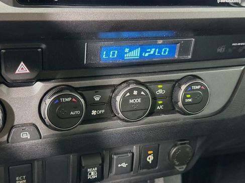 Certified 2021 Toyota Tacoma TRD Off-Road AWD/4WD image 17