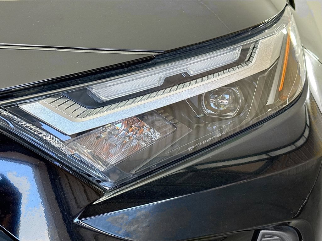 Used 2025 Toyota RAV4 XLE FWD image 37