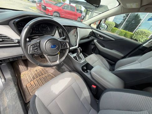 Used 2024 Subaru Outback Premium AWD/4WD image 19