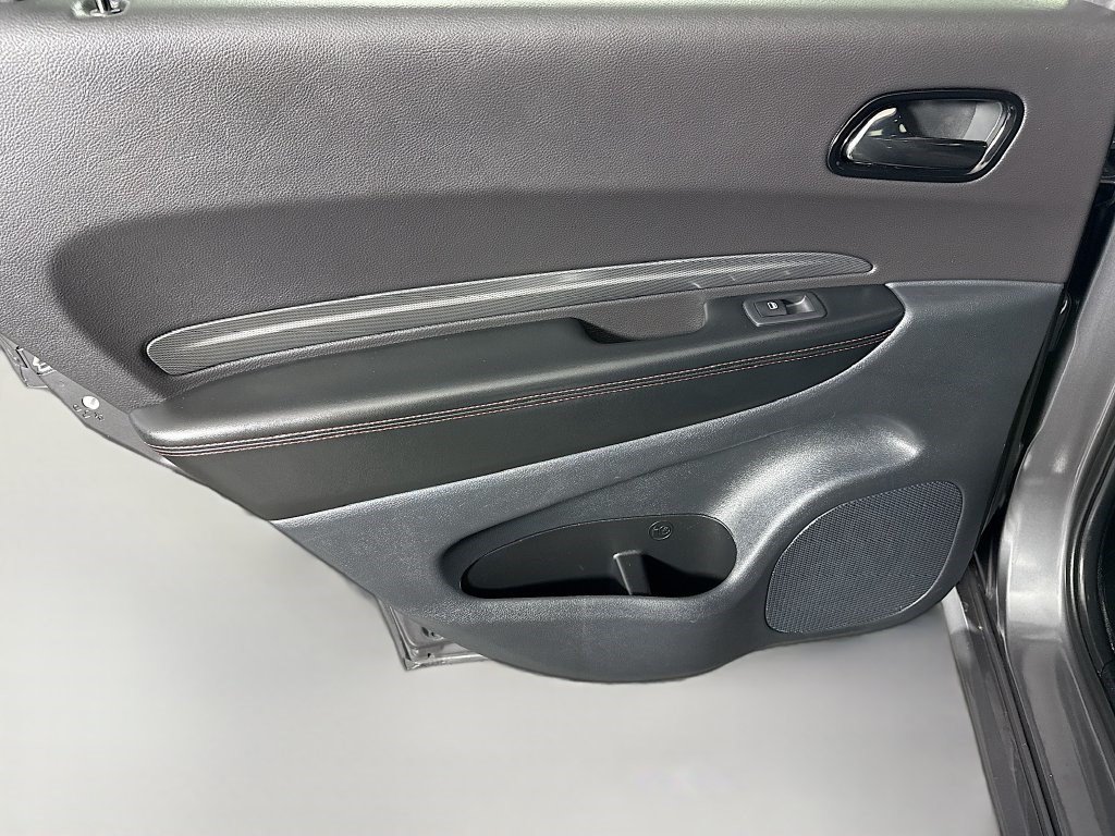 Used 2025 Dodge Durango GT RWD image 25