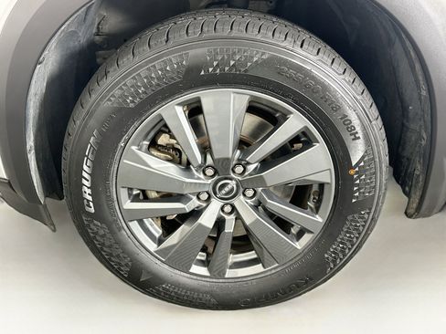 Used 2025 Nissan Pathfinder SV FWD image 11