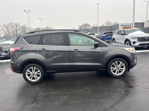 Used 2017 Ford Escape SE w/ SE Leather Comfort Package image 6