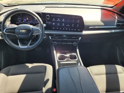 Used 2024 Chevrolet Traverse LT FWD image 10