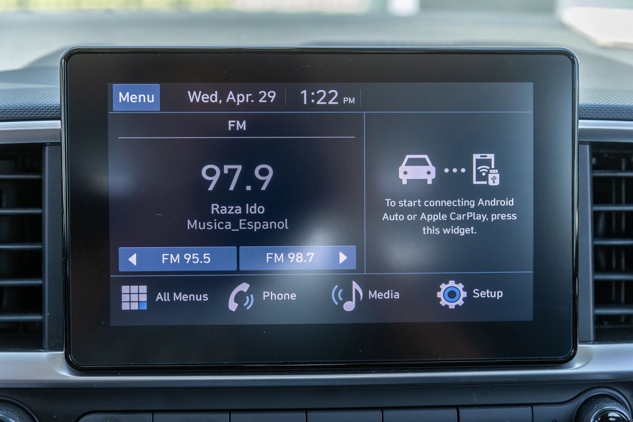 Used 2025 Hyundai Venue SEL FWD image 16