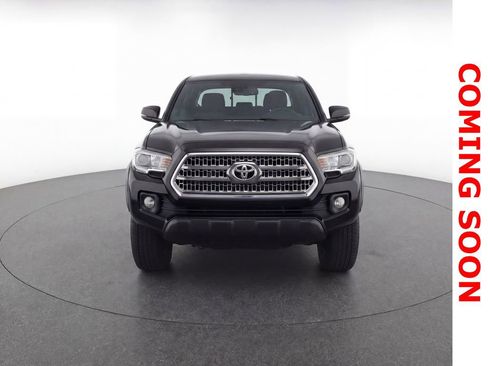 Used 2017 Toyota Tacoma TRD Off-Road w/ Tow Package image 7