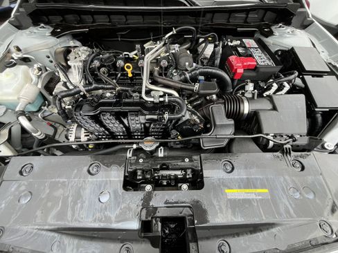 Used 2024 Nissan Altima 2.5 SV image 32