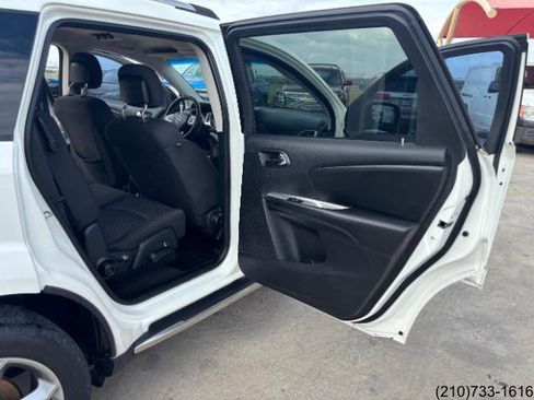 Used 2017 Dodge Journey Crossroad w/ Mopar Chrome Accent Package FWD image 28